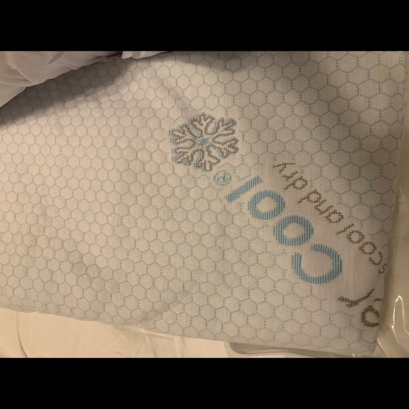 SLUMBER COOL Bedding Slumber Cool Mattress Protector Poshmark